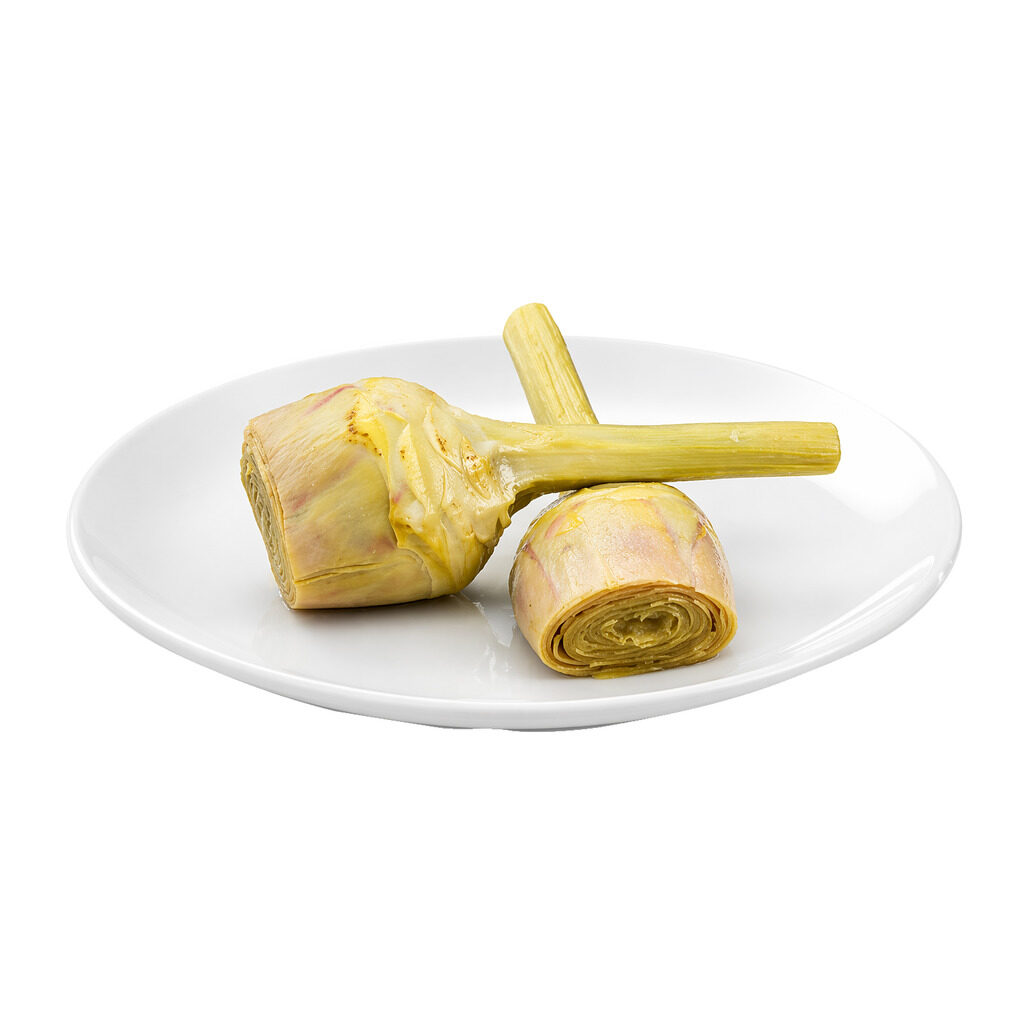 Boutons d'artichauts avec tiges